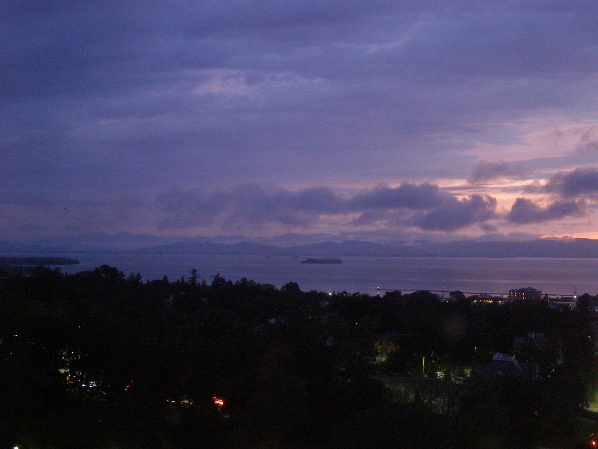 Left view, Burlington sunset on Saturday, September 6, 2025