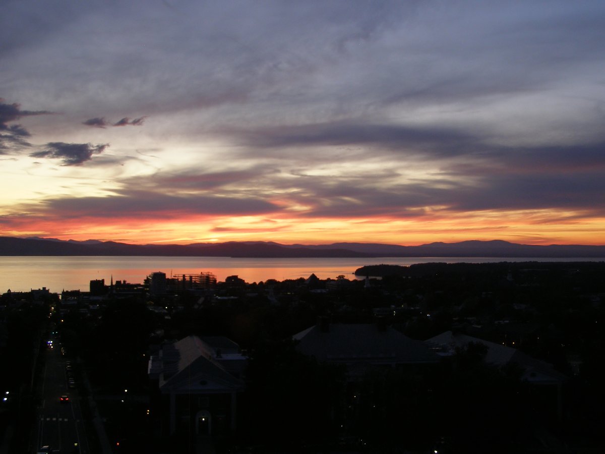 Right view, Burlington sunset on Wednesday, September 17, 2025