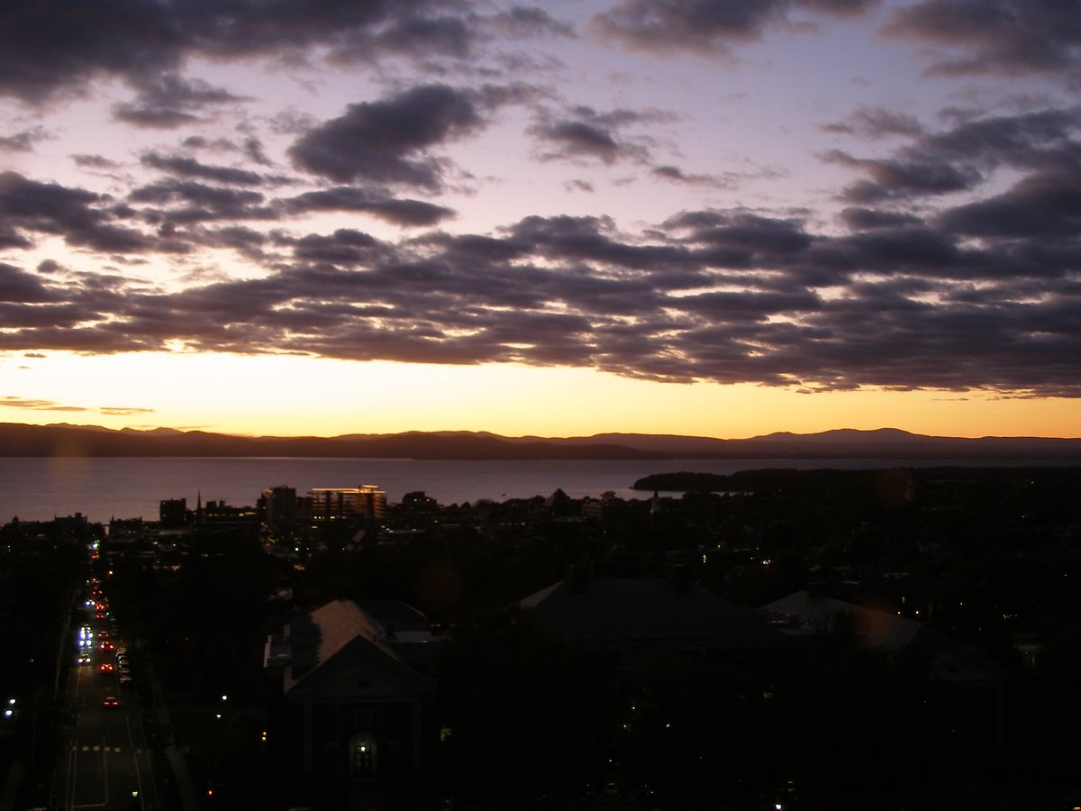 Right view, Burlington sunset on Wednesday, October 15, 2025