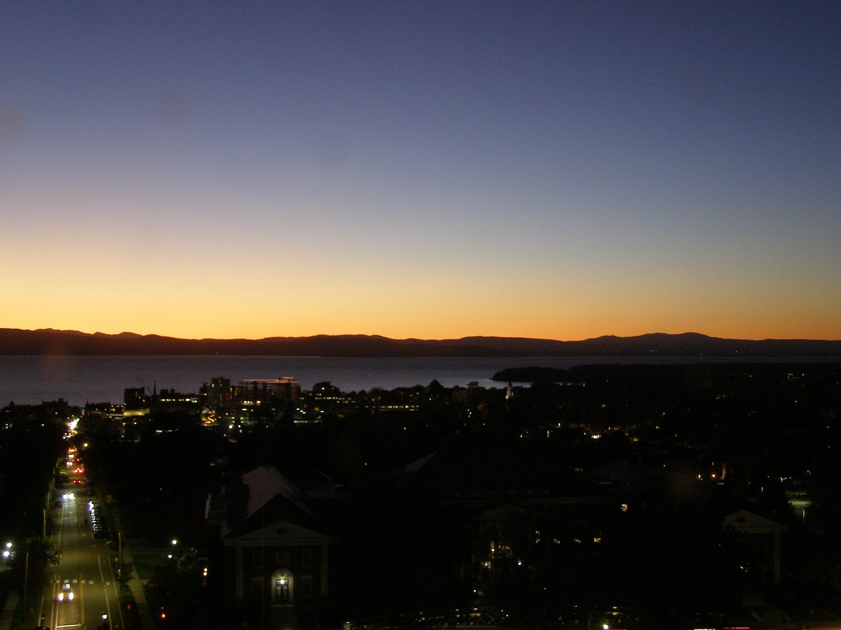Right view, Burlington sunset on Thursday, October 16, 2025