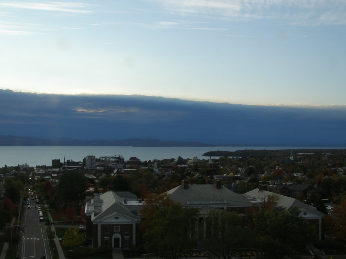 Right view, Burlington sunset on Tuesday, October 21, 2025