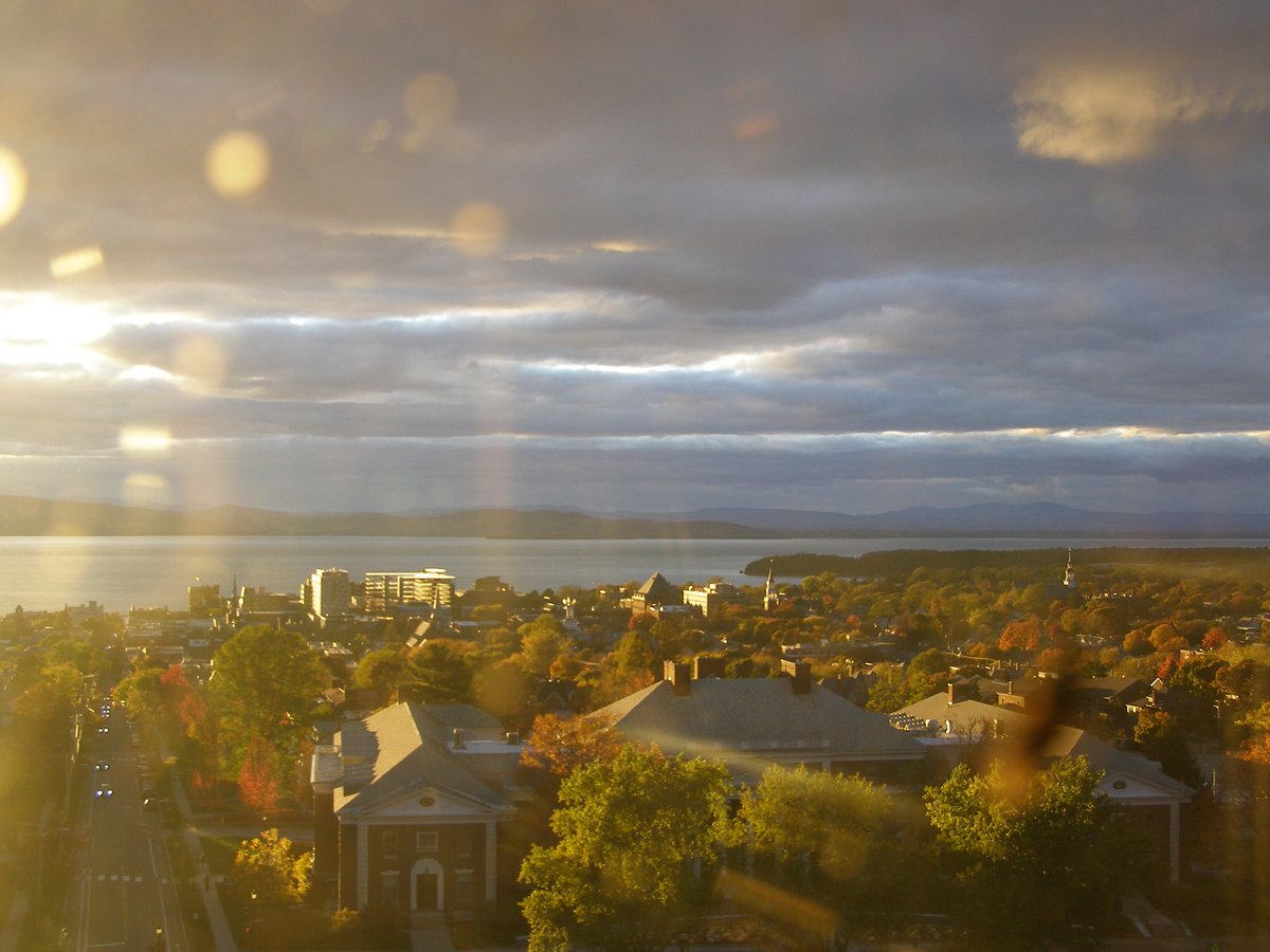 Right view, Burlington sunset on Saturday, October 25, 2025