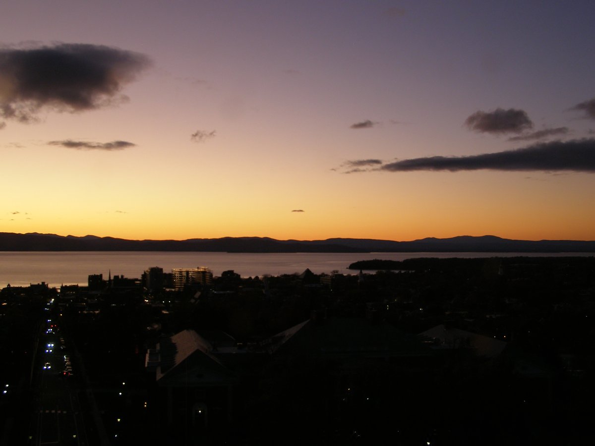Right view, Burlington sunset on Sunday, November 2, 2025