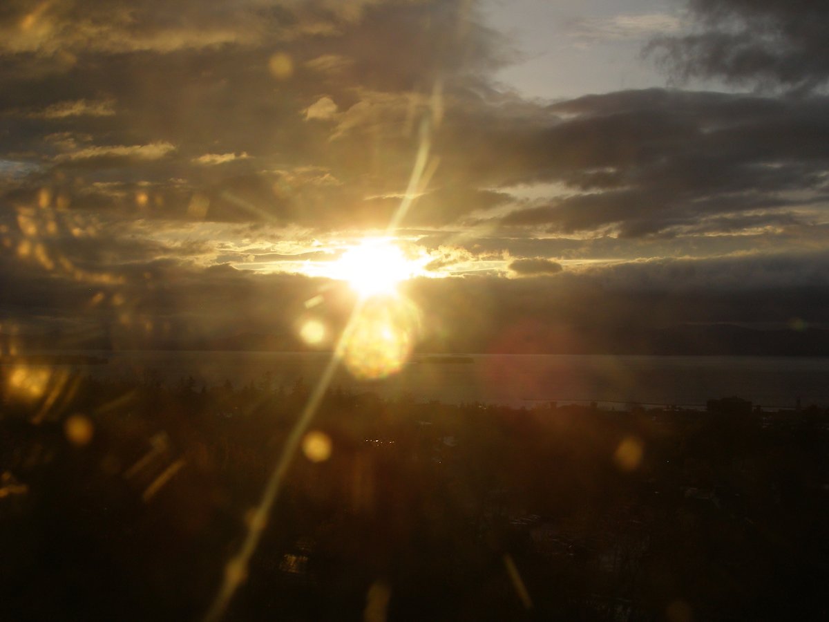 Left view, Burlington sunset on Thursday, November 13, 2025