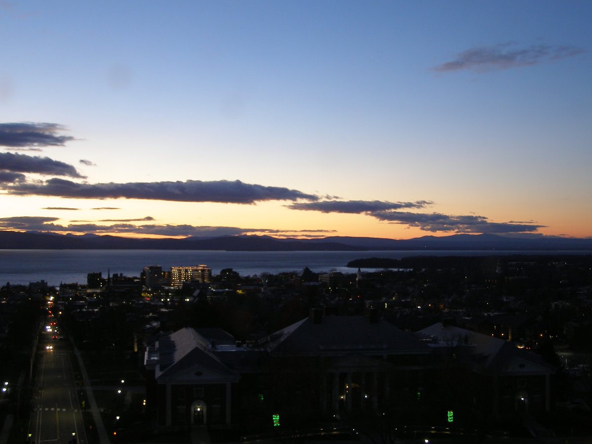 Right view, Burlington sunset on Saturday, November 22, 2025