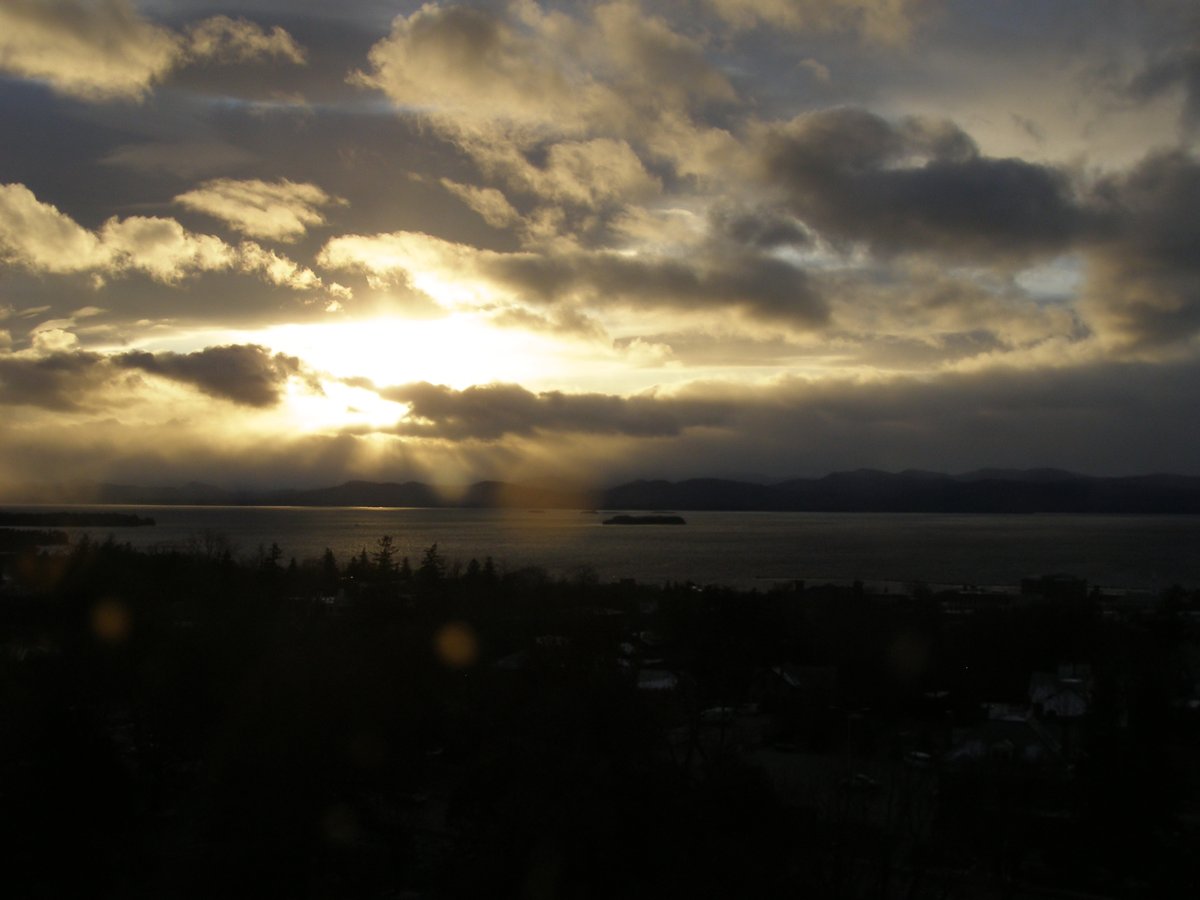 Left view, Burlington sunset on Friday, November 28, 2025