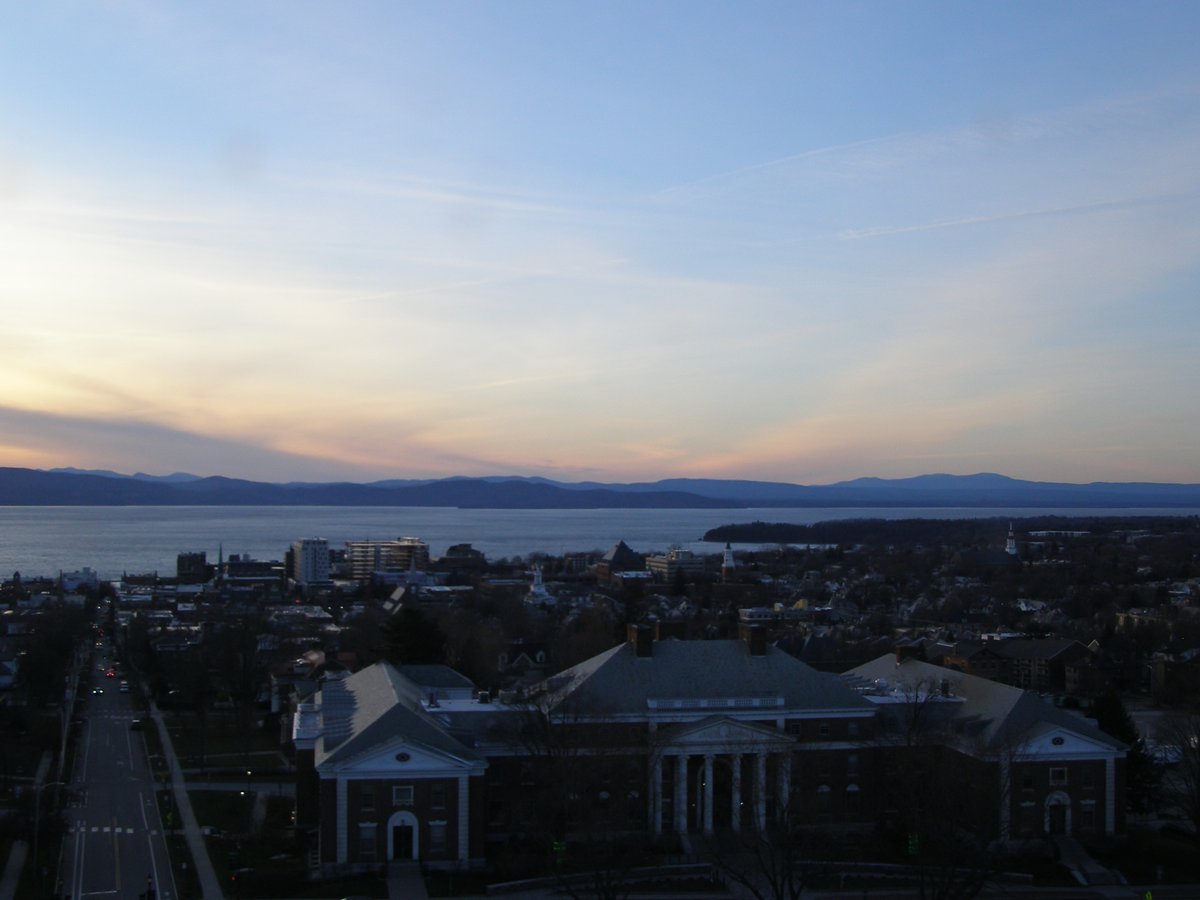Right view, Burlington sunset on Saturday, November 29, 2025