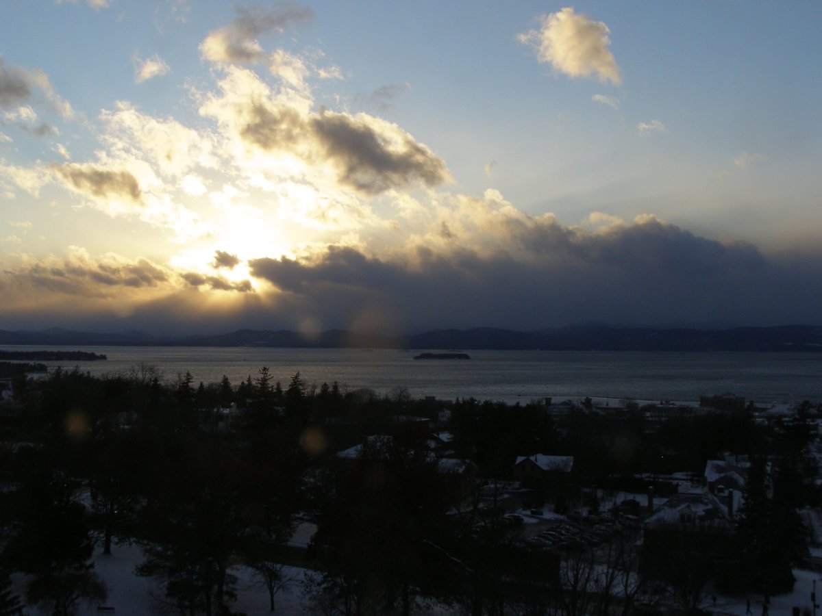 Left view, Burlington sunset on Thursday, December 4, 2025
