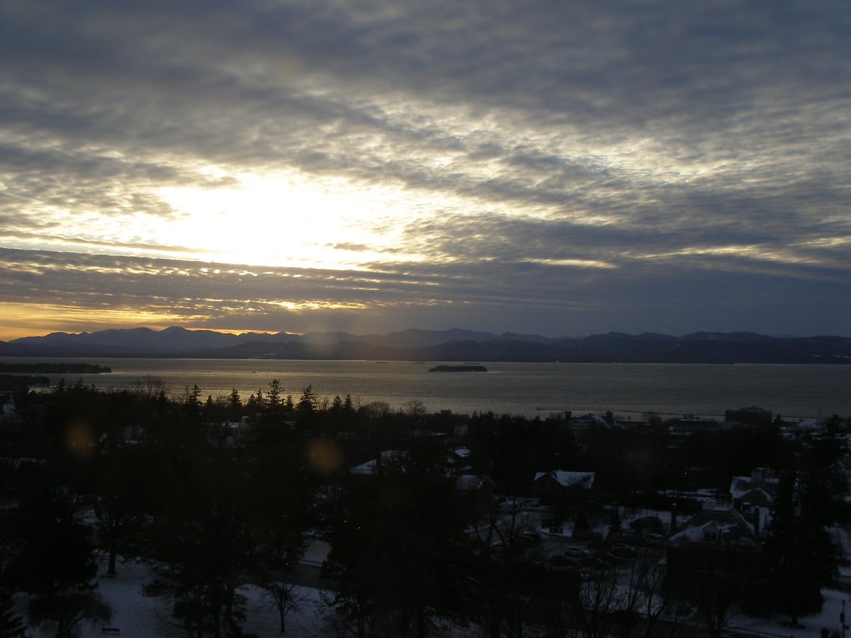 Left view, Burlington sunset on Friday, December 5, 2025