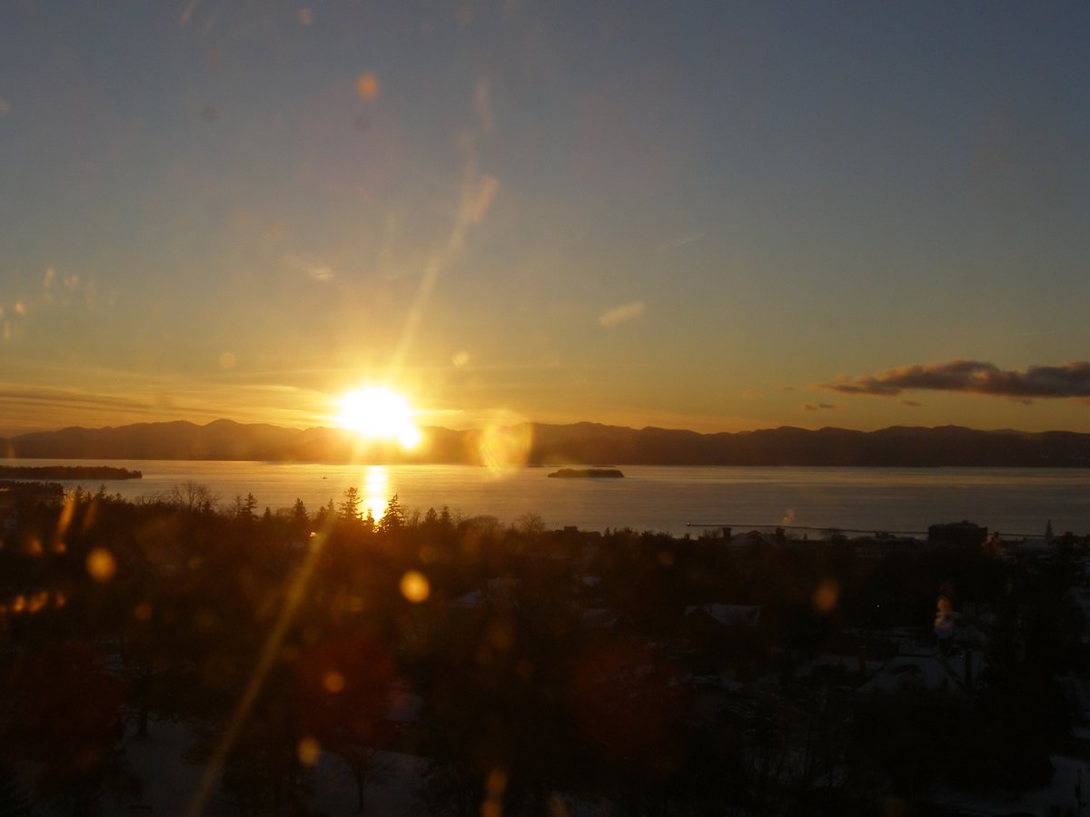 Left view, Burlington sunset on Monday, December 8, 2025