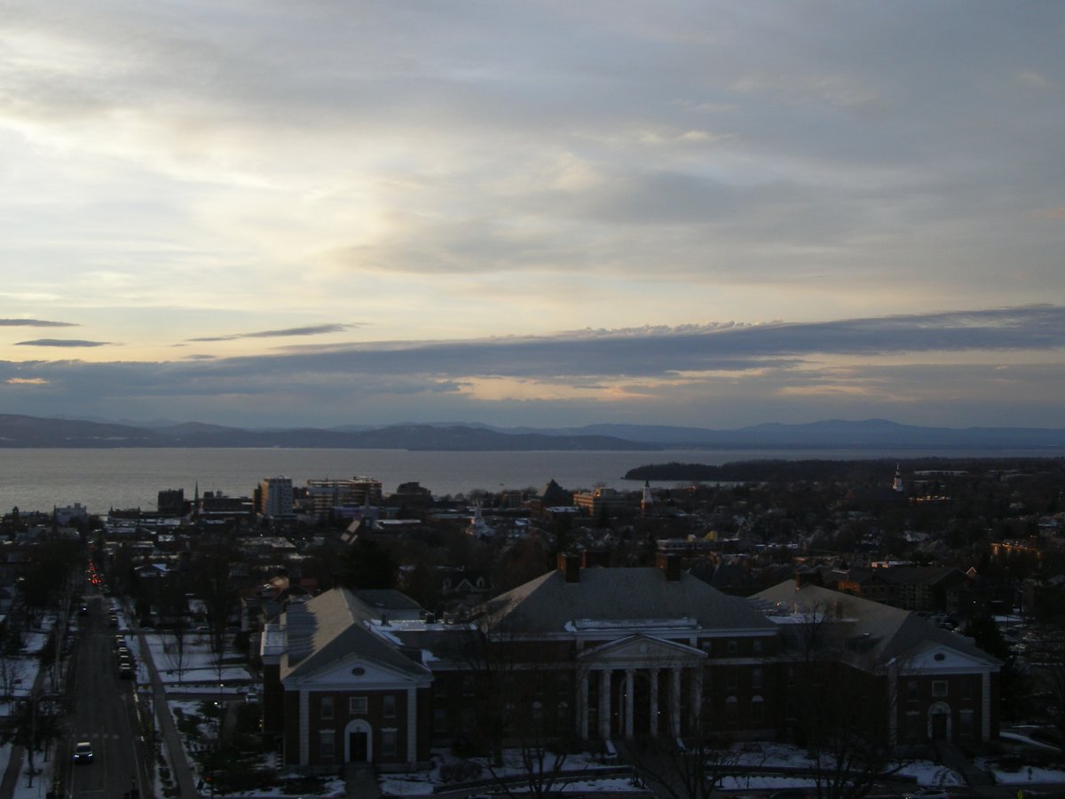 Right view, Burlington sunset on Thursday, December 18, 2025