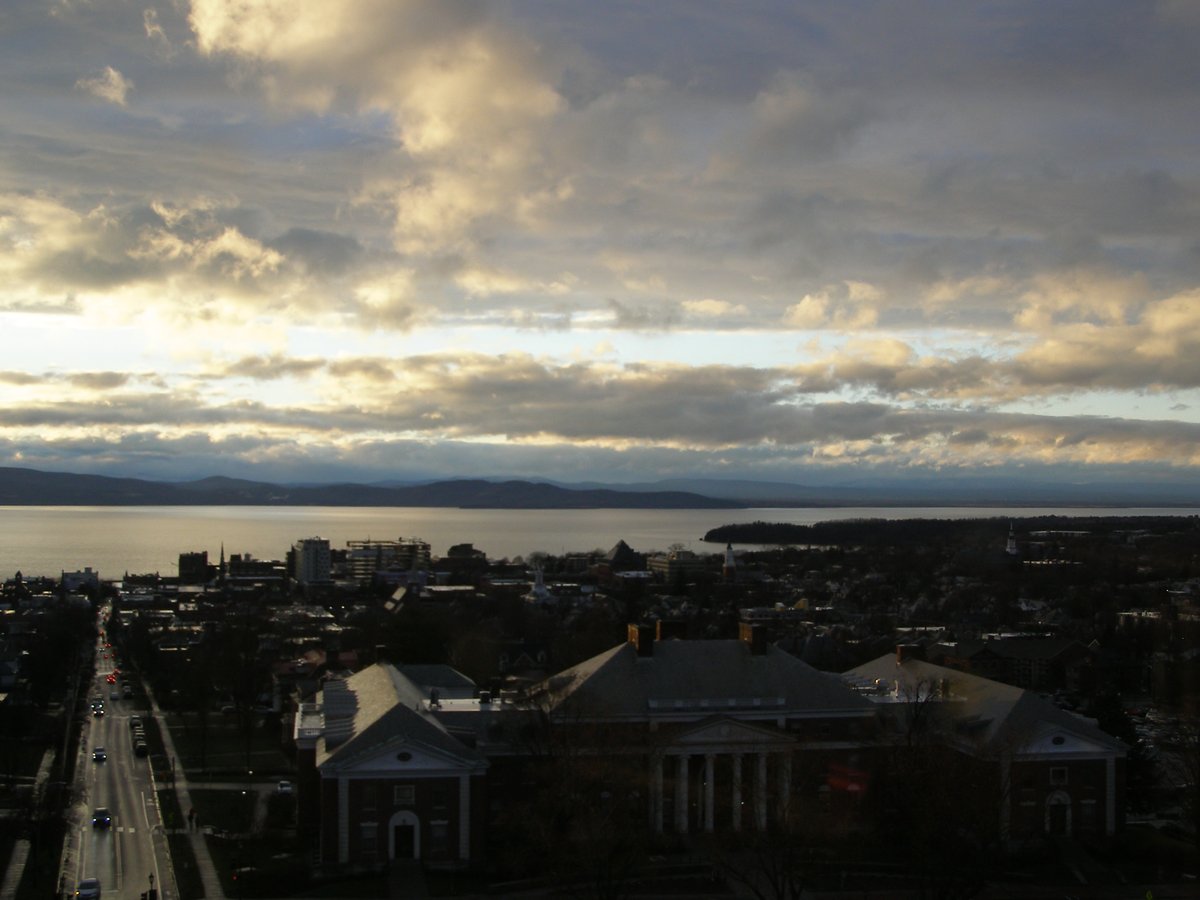 Right view, Burlington sunset on Friday, December 19, 2025