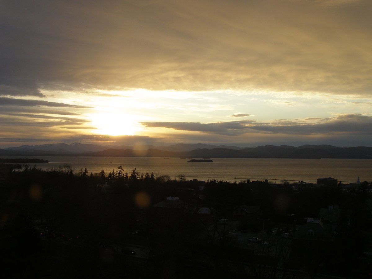 Left view, Burlington sunset on Saturday, December 20, 2025