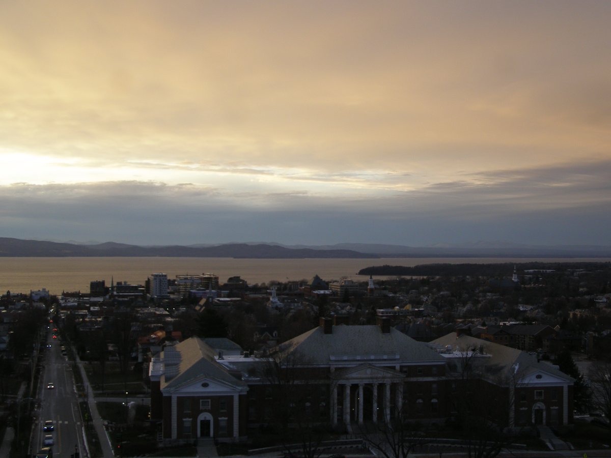 Right view, Burlington sunset on Saturday, December 20, 2025
