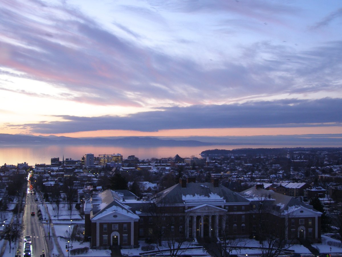 Right view, Burlington sunset on Thursday, January 8, 2026