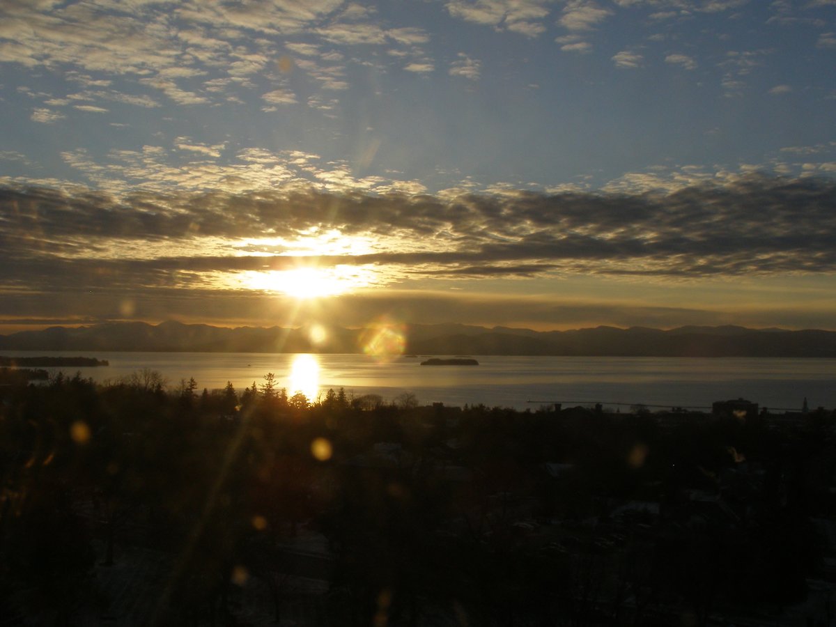 Left view, Burlington sunset on Friday, January 16, 2026