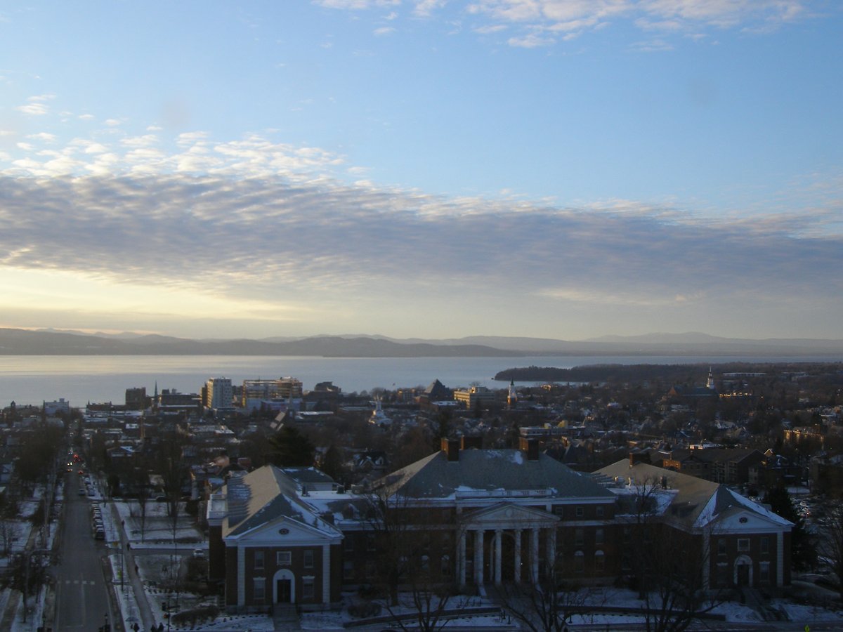 Right view, Burlington sunset on Friday, January 16, 2026