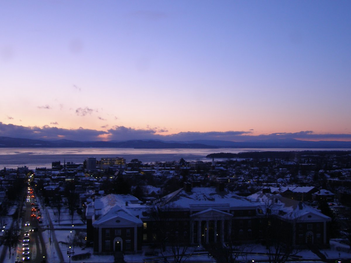 Right view, Burlington sunset on Thursday, January 29, 2026