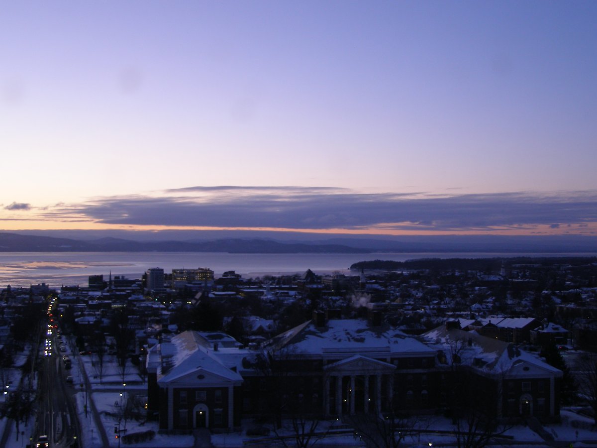 Right view, Burlington sunset on Saturday, January 31, 2026