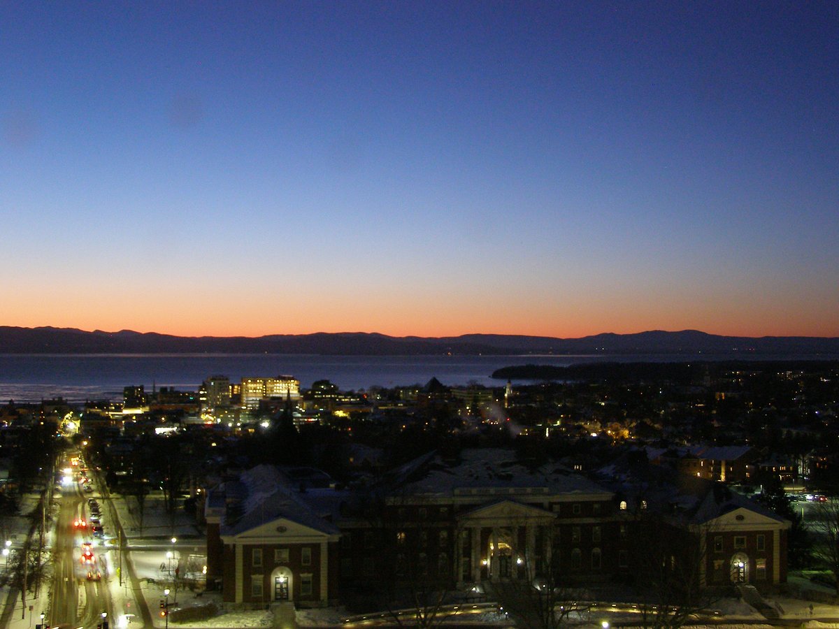 Right view, Burlington sunset on Sunday, February 1, 2026