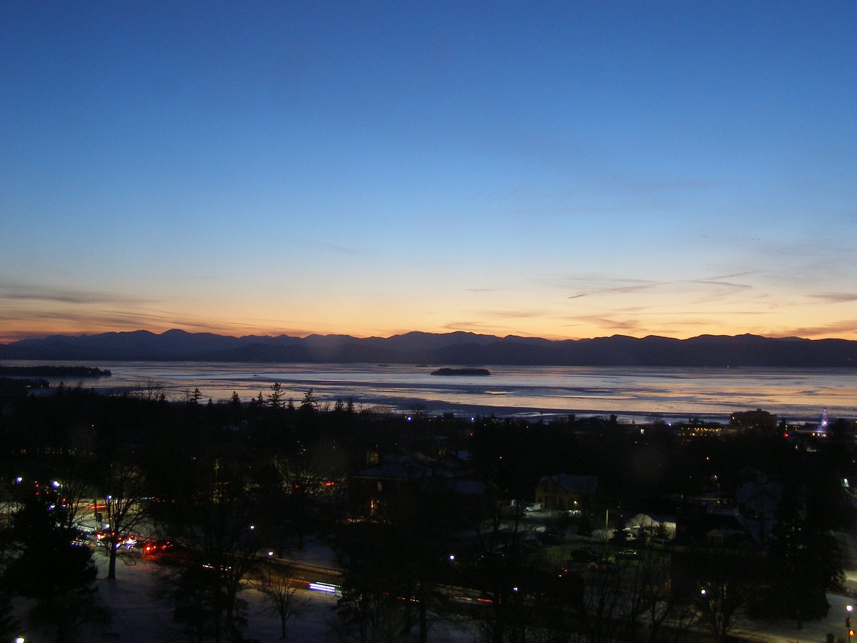 Left view, Burlington sunset on Thursday, February 5, 2026