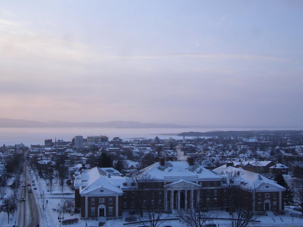 Right view, Burlington sunset on Saturday, February 7, 2026