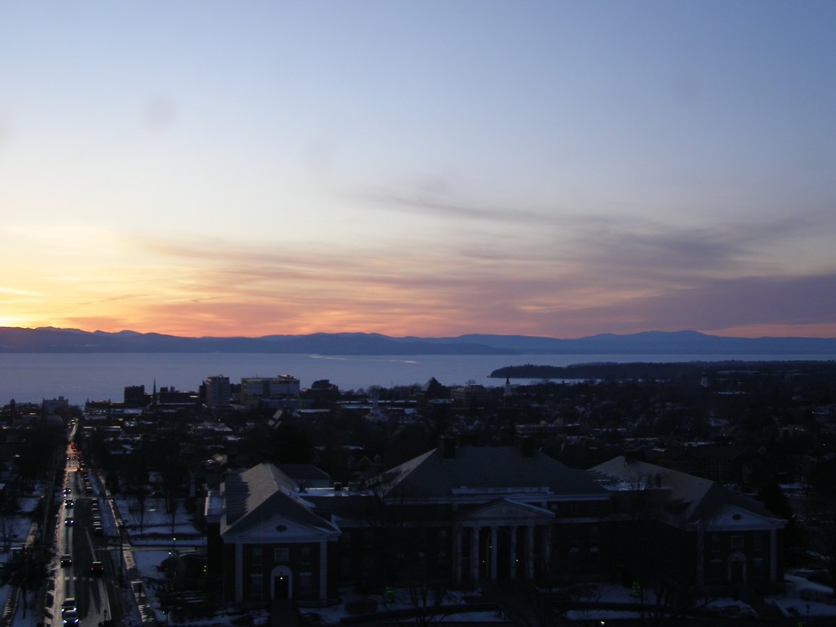 Right view, Burlington sunset on Wednesday, March 4, 2026