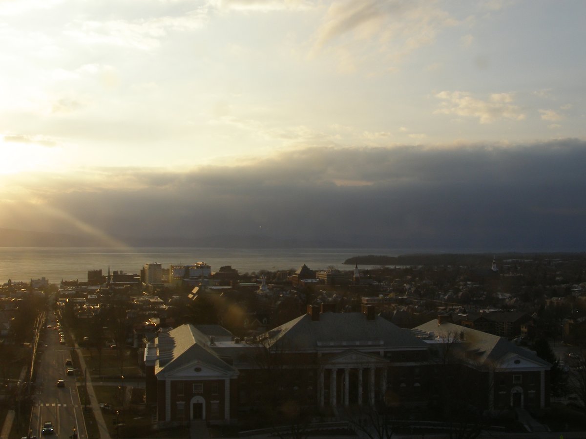 Right view, Burlington sunset on Tuesday, March 10, 2026