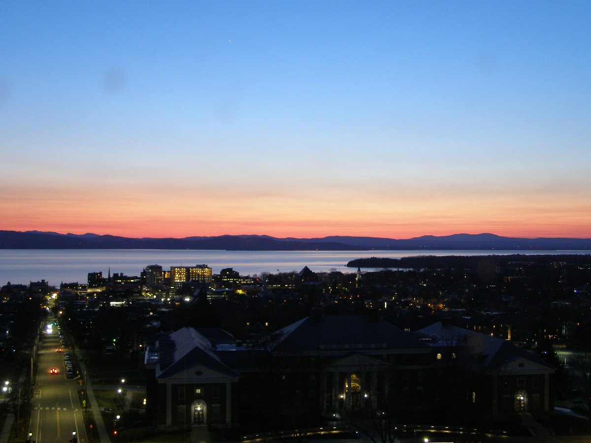 Right view, Burlington sunset on Wednesday, April 8, 2026
