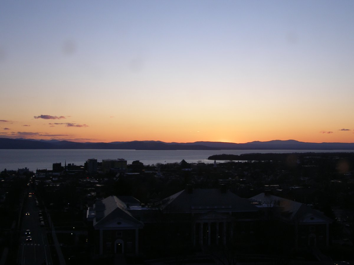 Right view, Burlington sunset on Monday, April 20, 2026