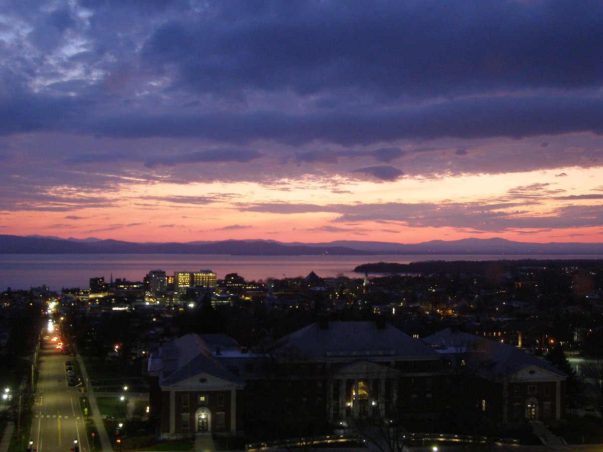 Right view, Burlington sunset on Wednesday, April 22, 2026