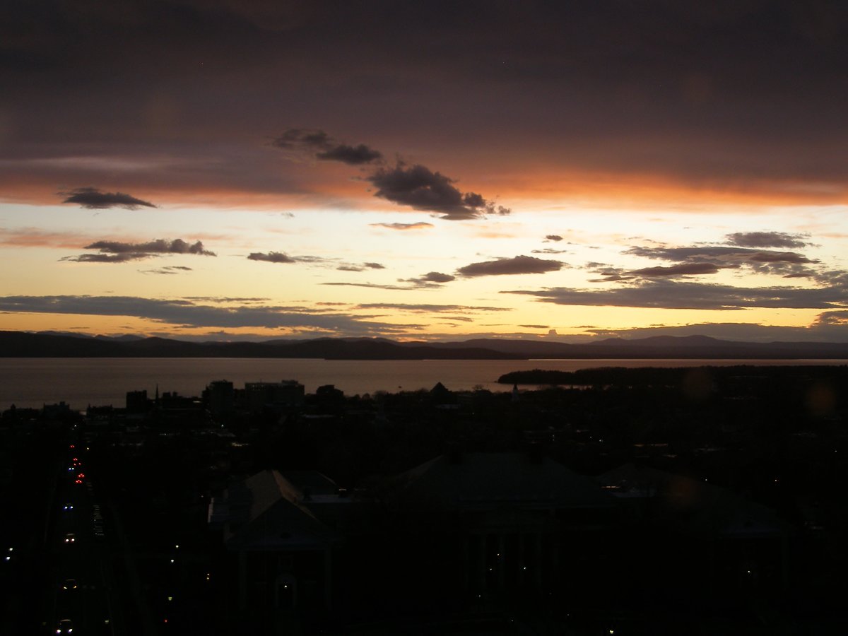 Right view, Burlington sunset on Tuesday, April 28, 2026